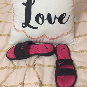 Nike slides